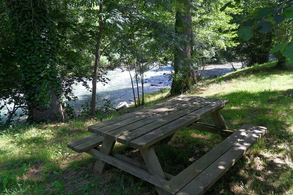 Camping 3 étoiles - Piscine  - ccaihg0 in Seix, Parc naturel régional des Pyrénées ariégeoises