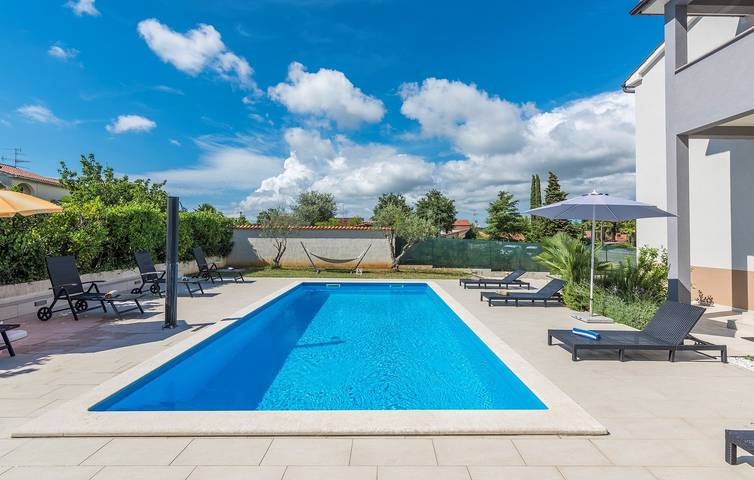 Gîte pour 5 personnes, avec balcon/terrasse et piscine à Poreč - 3