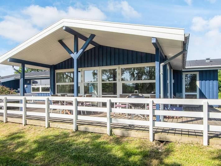 Ferienhaus für 6 Personen, mit Terrasse und Pool sowie Sauna in Djursland