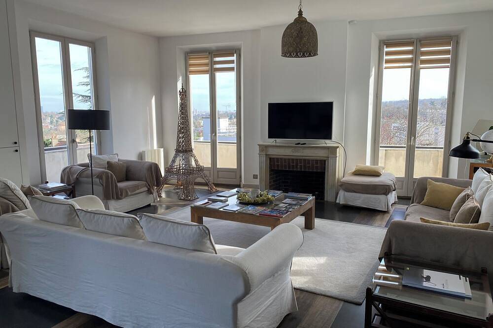 Apartamento entero, Hermoso apartamento de aire, vista panorámica de París, 130 m2, entre París y Versalles in Ville-d'Avray, Altos del Sena