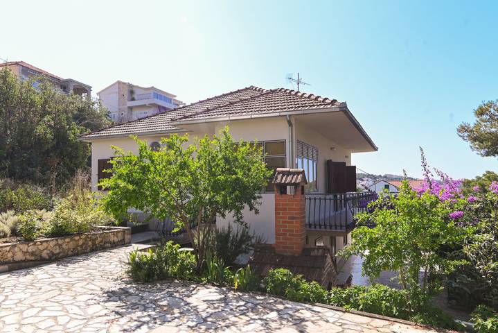 Ferienwohnung für 4 Personen, mit Balkon in Trogir