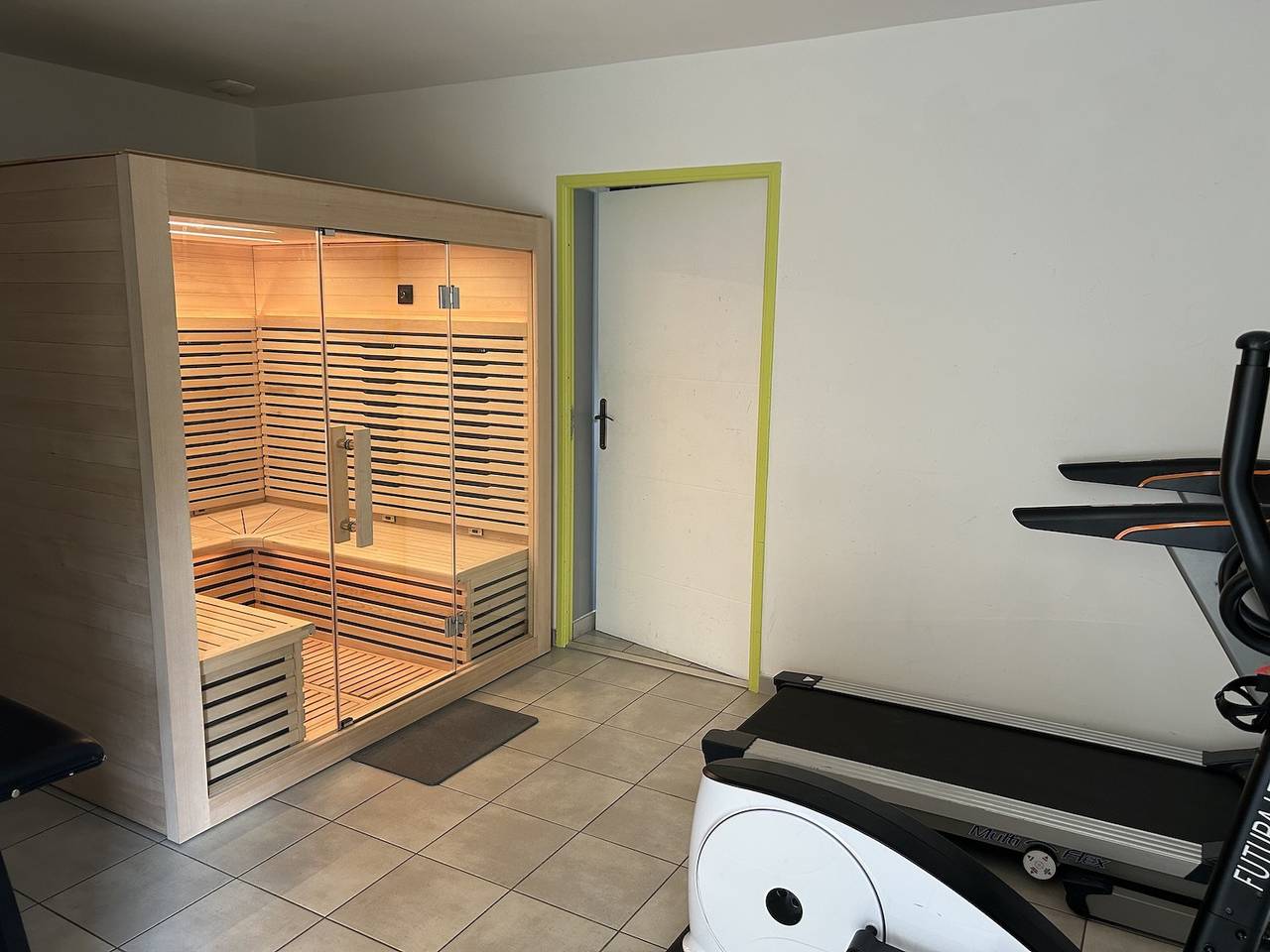 Grand gite Multriman, piscine intérieure, 1200m d'altitude in Le Bessat, Parc Naturel Régional du Pilat