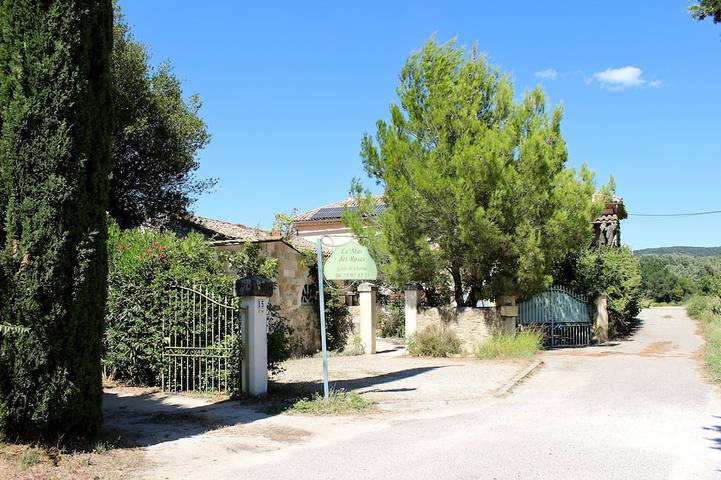 Vakantiewoning voor 4 personen, with balkon and zwembad as well as tuin in Goudargues