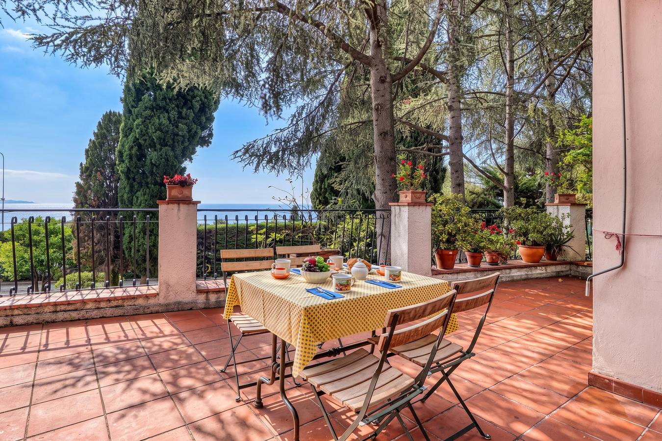 Appartamento intero, Hanbury Apt Pool And Sea in Latte (Ventimiglia), Ventimiglia