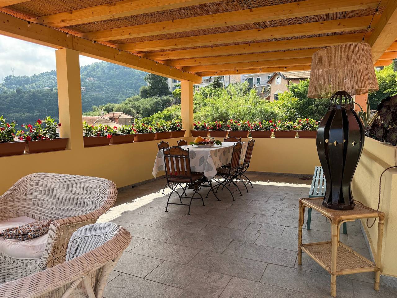 Ganze Wohnung, Apartment 'Timo' mit Meerblick, Wlan und Klimaanlage in Moglio, Alassio