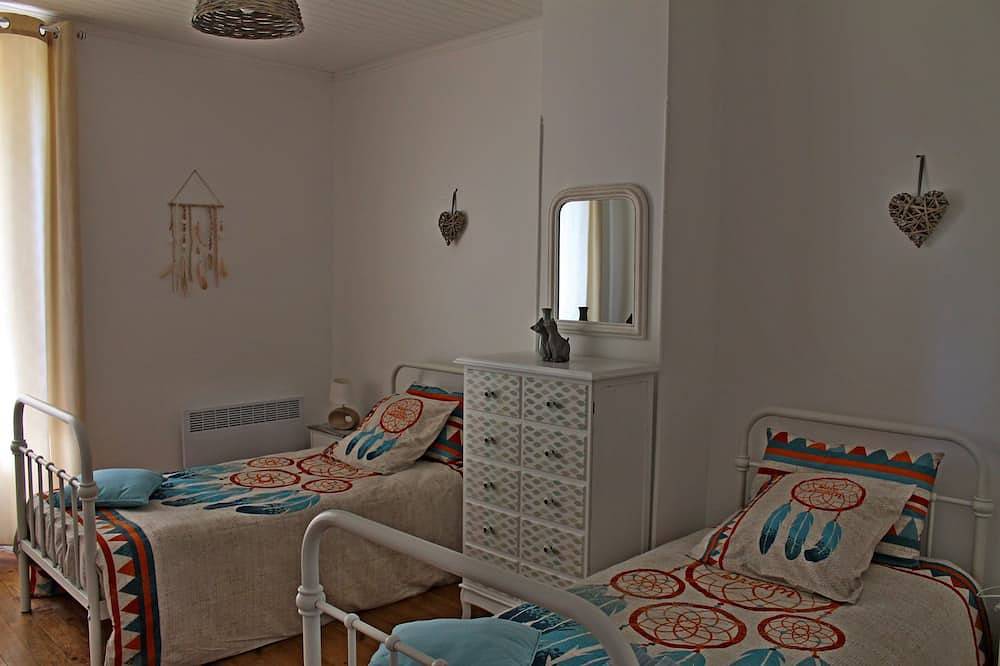 Schön restauriertes 2-Zimmer-Haus mit privatem Pool und Grill. in Thénac, Périgord Pourpre