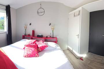 Chambre D’hôte pour 6 Personnes dans Vals-les-Bains, Massif central, Photo 2