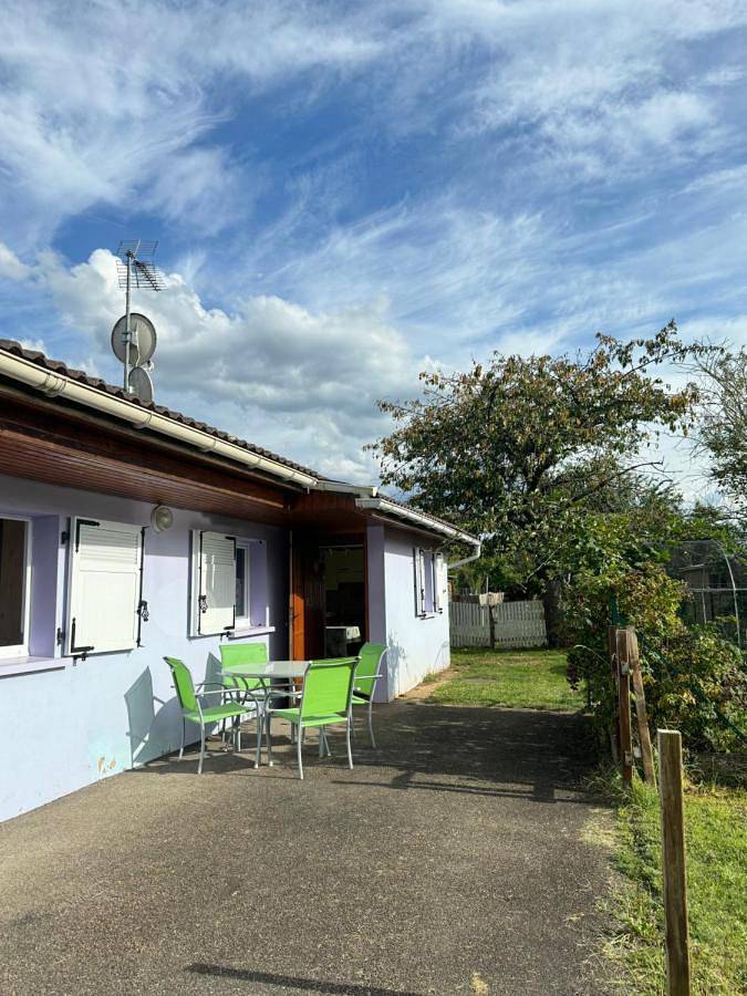 Location de vacances pour 2 personnes, avec jardin et piscine dans Munchhouse