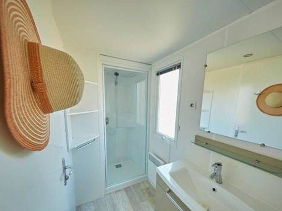 Camping Villaggio San Francesco Caorle - Mobile home 4 persons - Mobile-home | Comfort | 2 Bedrooms | 4 Pers. | Raised terrace | Air-con. in Duna Verde, Caorle