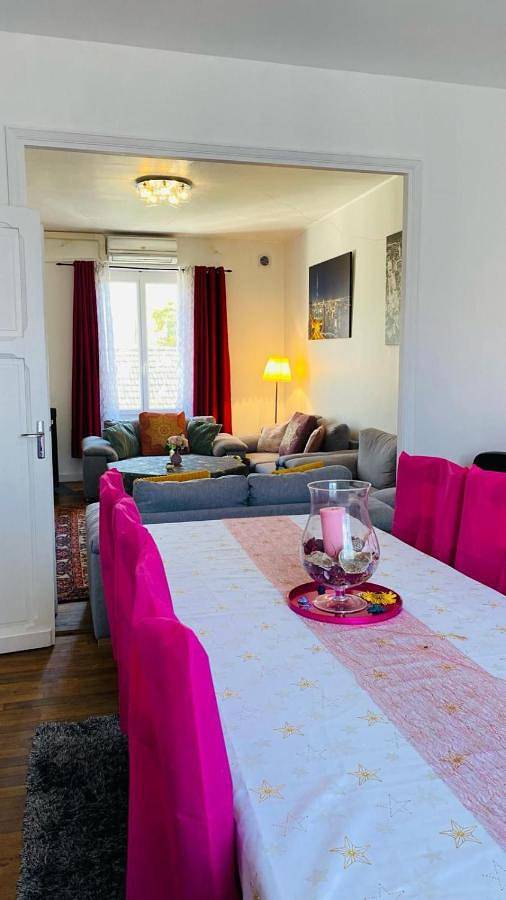 Location de vacances pour 8 personnes, avec jardin et piscine ainsi que vue et terrasse à Fumel - 3