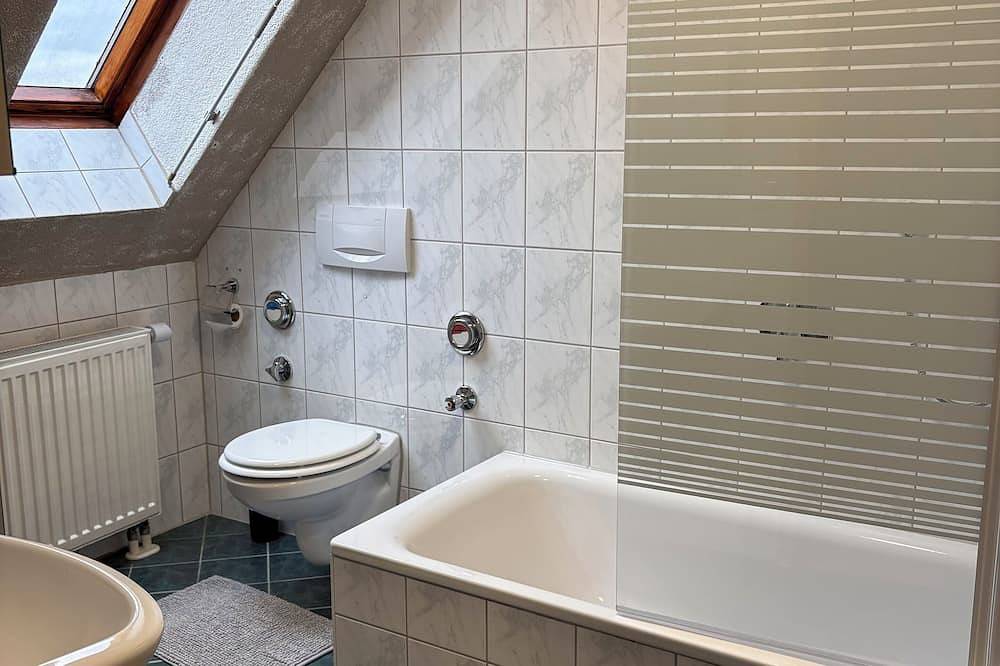 Ganze Wohnung, Ferienwohnung Aischgrund – 75 m² | Nähe Nürnberg, Bamberg & Steigerwald in Lonnerstadt, Steigerwald