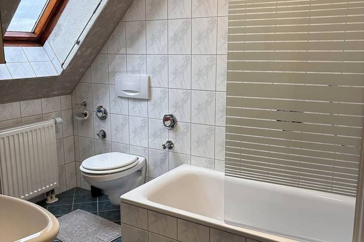 Ganze Wohnung, Ferienwohnung Aischgrund – 75 m² | Nähe Nürnberg, Bamberg & Steigerwald in Lonnerstadt, Steigerwald