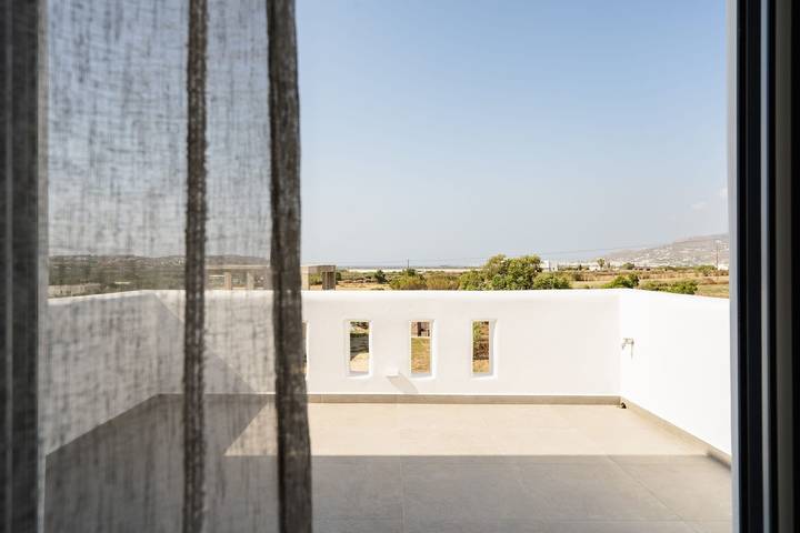 Location de vacances pour 8 personnes, avec vue sur l’océan ainsi que terrasse et jardin dans Agia Anna - 4