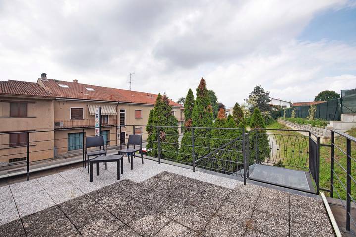 Appartamento intero, Appartamento 'Blu' con terrazza condivisa e Wi-Fi in Alzate Brianza, Brianza
