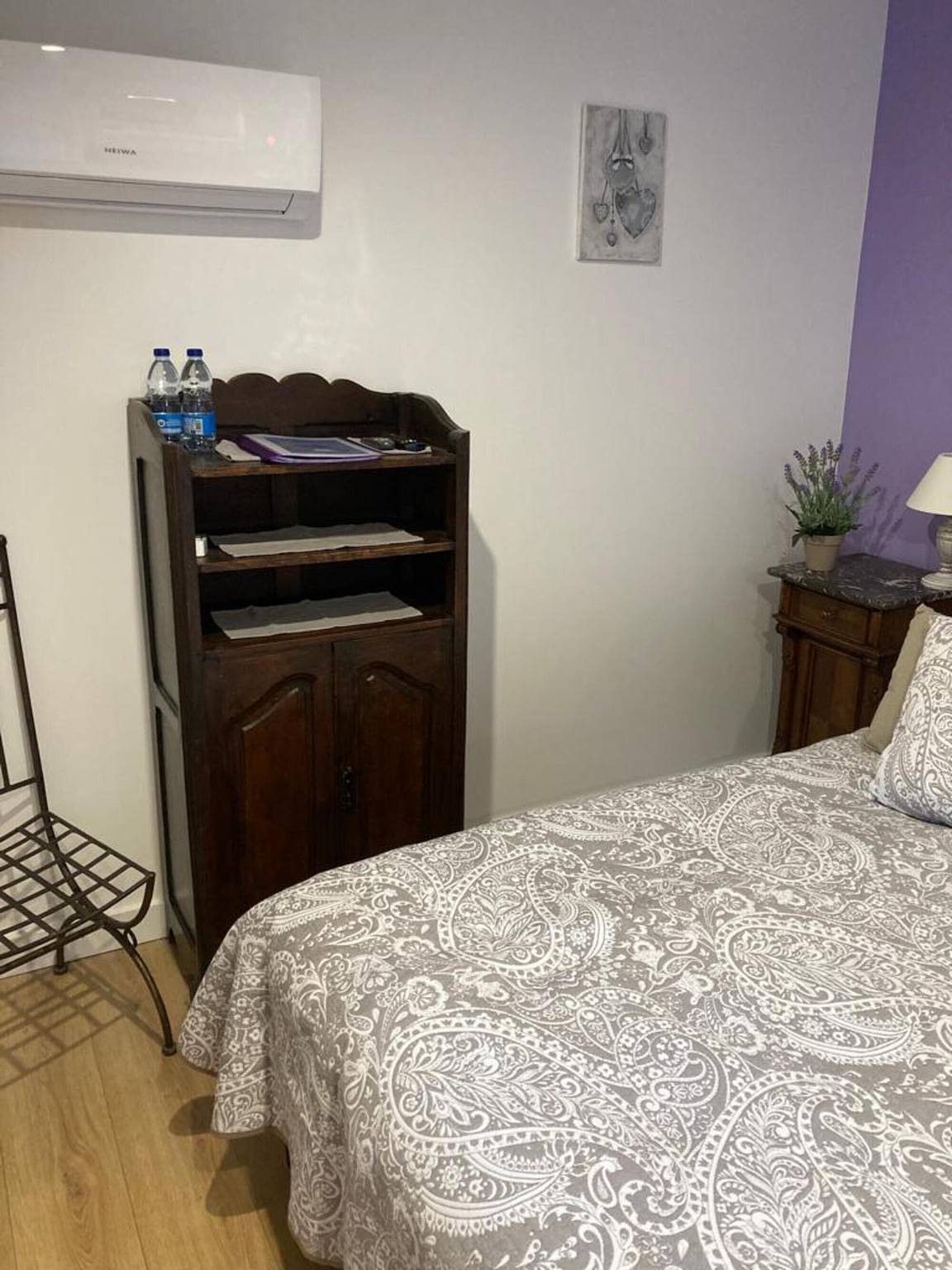 Chambre d'hôtes 'Lavande' avec piscine commune, Wi-Fi et climatisation in Puget, Parc naturel régional du Luberon