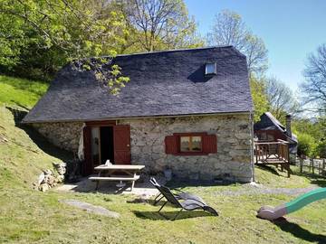Location de vacances pour 6 personnes, avec vue et jardin à Arrens-Marsous