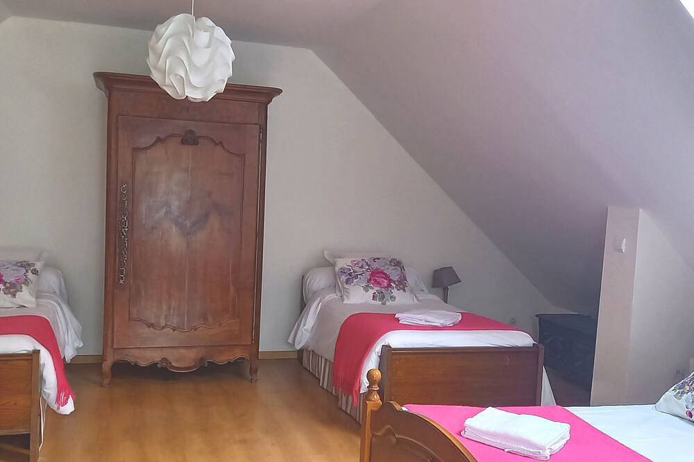 \"Familia\" habitación para 4 personas in Accous, Béarn