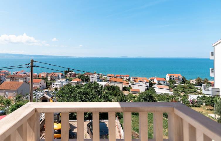 Apartamento vacacional entero, Apartamento frente al mar con terraza, wifi y cocina - A 600 m de la playa in Grljevac (Podstrana), Podstrana
