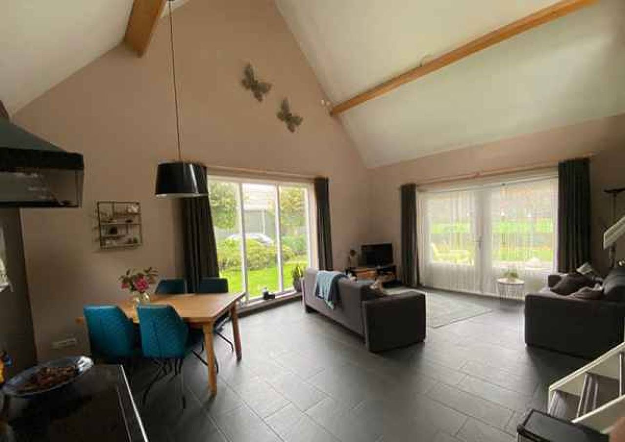 Gemütliches Ferienhaus für 6-8 Personen mit großem Garten, in der Nähe von Assen. in Drenthe