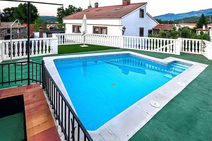 Holiday home for 22 people, with garden and hot tub, with pets - 1