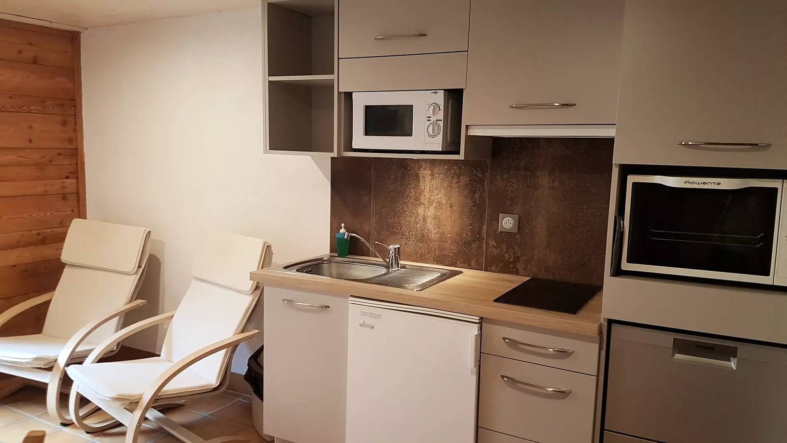 Ganze Wohnung, Ferienwohnung 2 Personen mit separatem Schlafzimmer in Bessans, Region Saint-Jean-de-Maurienne