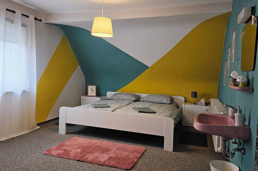 Ganze Wohnung, Doppelzimmer 20 qm mit Dusche in Bad Liebenzell, Nordschwarzwald