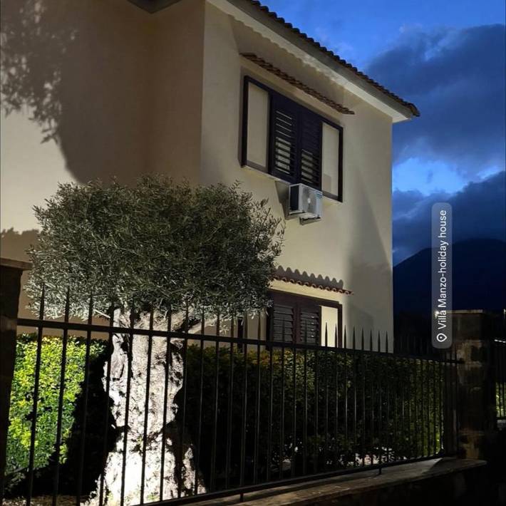 Casa vacanza per 5 persone, con Balcone e Idromassaggio nonché Terrazza e Giardino a Boscotrecase