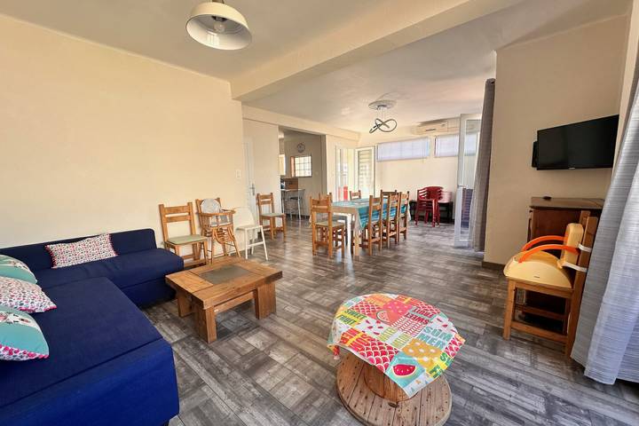 Appartement entier, Coeur de Camargue : terrasse et plage à pied au centre in Le Grau-du-Roi, Côte d'Améthyste