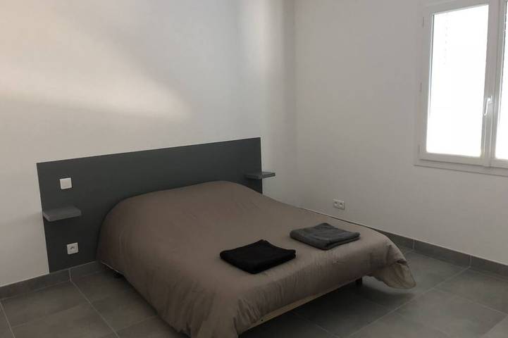 Location de vacances pour 6 personnes, avec terrasse et jardin à Bédarrides - 2