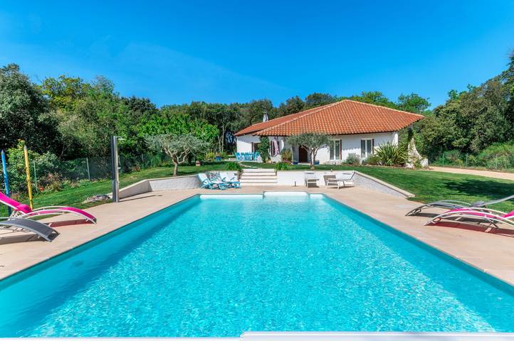 Location de vacances pour 8 personnes à Colonzelle