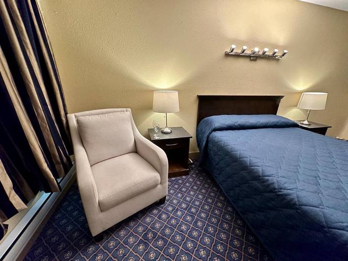 Hotel für 4 Personen, mit Balkon - 1