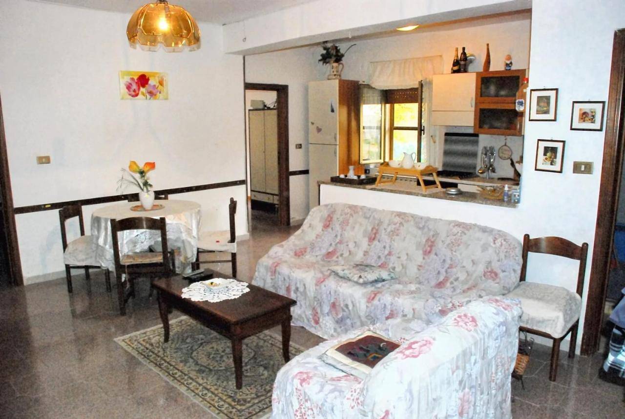 Appartement entier, Two-Bedroom Apartment in Castel di Ieri, Parc Naturel Régional Sirente-Velino