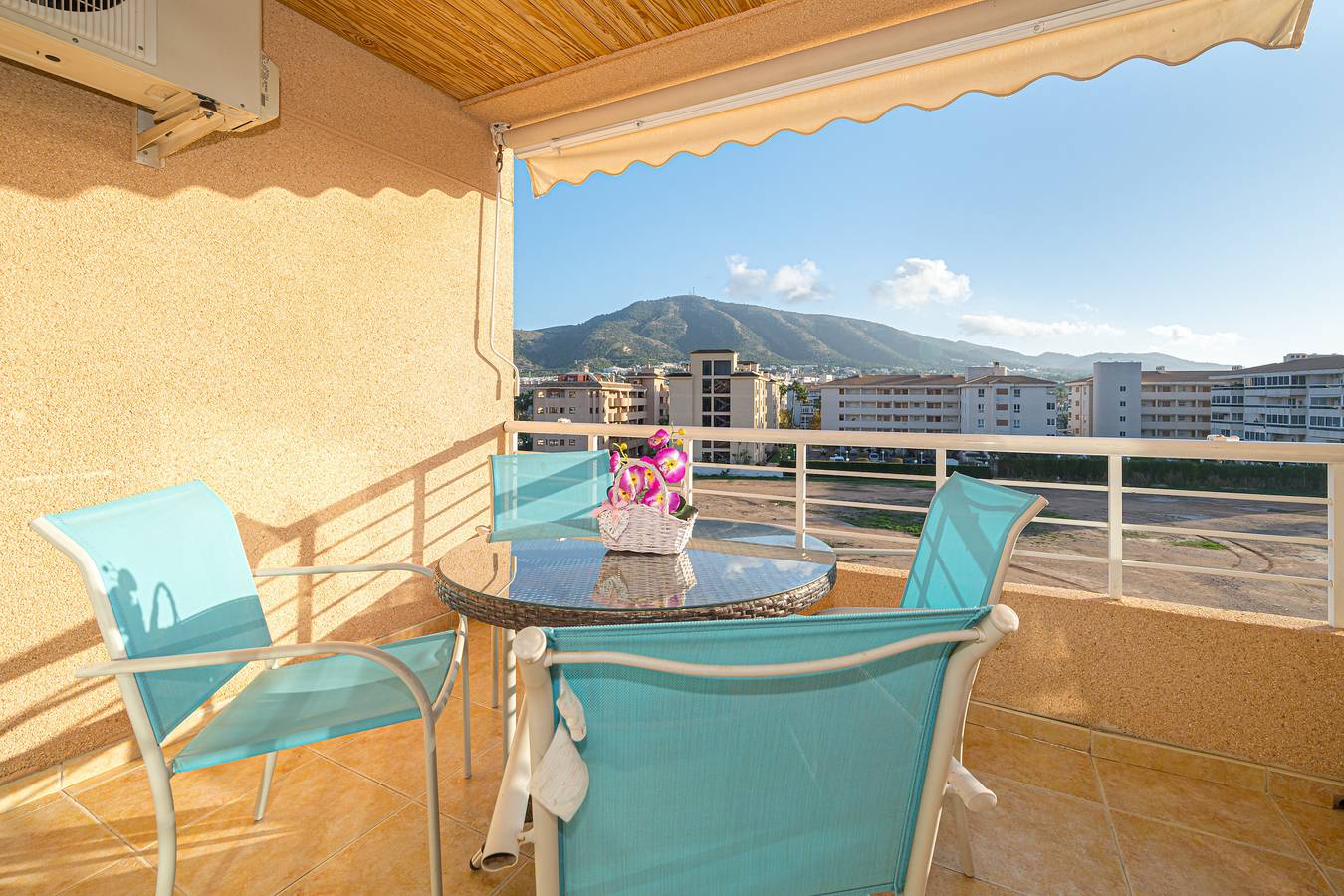 Appartamento intero, Appartamento "Alborada Golf 1 3c Spaniahome" con vista sulle montagne, piscina in comune e Wi-Fi in L'Albir, L'Alfas del Pi