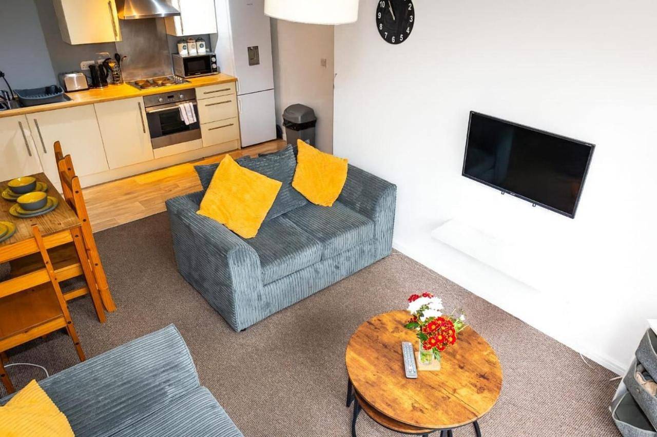 Entire apartment, Two-Bedroom Apartment in Warrington, Cheshire