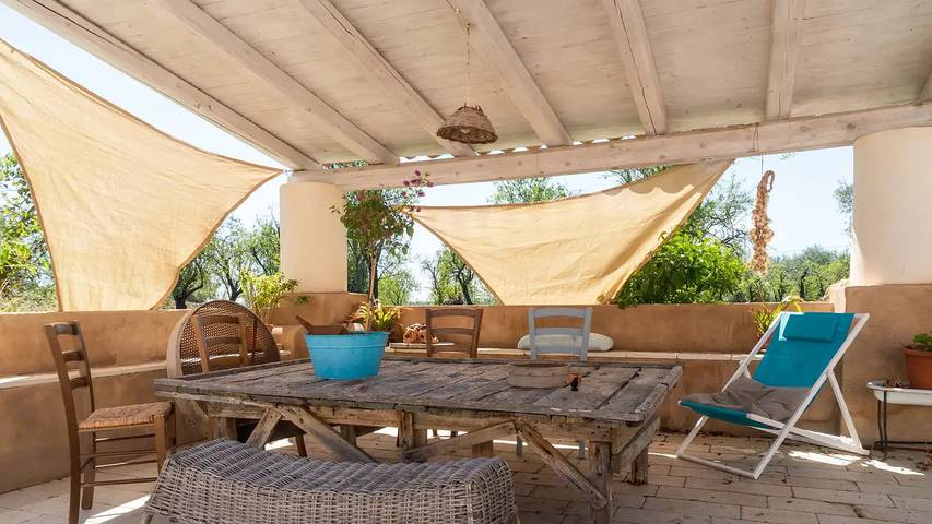 Casa vacanza per 18 persone, con piscina e giardino a Noto