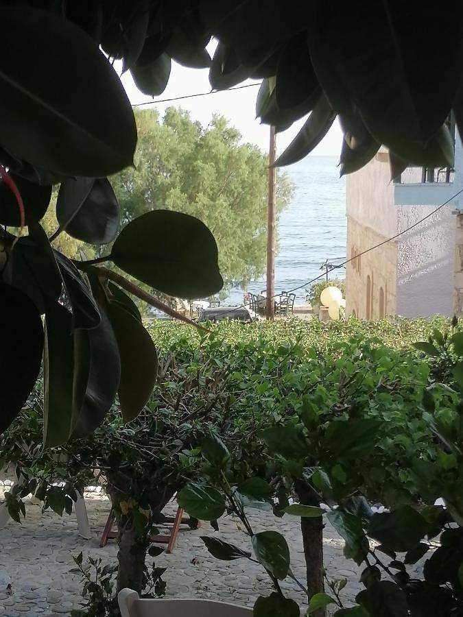 Gîte pour 5 personnes, avec Terrasse et Jardin dans Keratokambos - 2