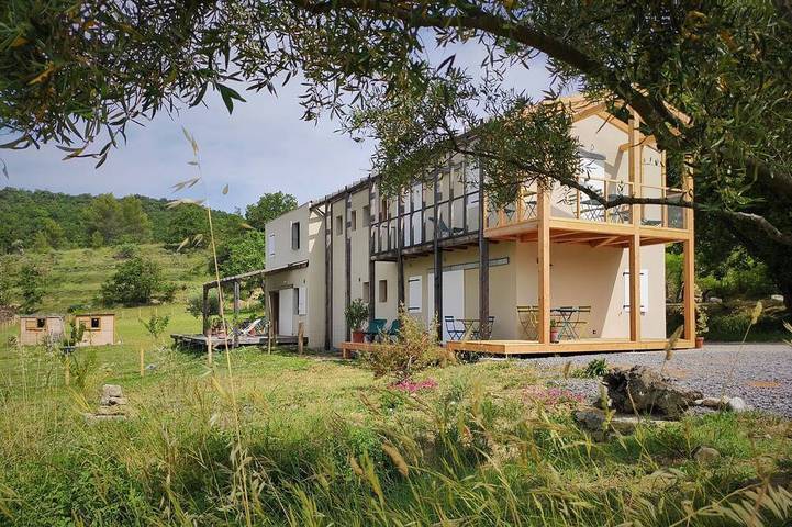 Gîte pour 2 personnes, avec Terrasse et Jardin à Lagorce