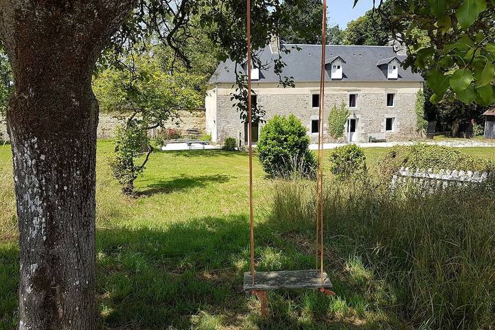 Gîte pour 8 personnes, avec jardin à Saint-Samson-de-Bonfossé