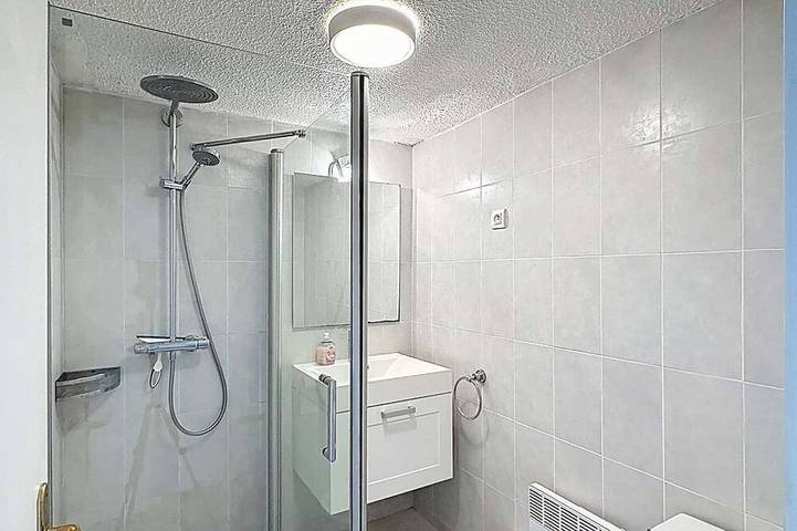 Gîte pour 4 personnes, avec piscine dans Plage de Gigaro - 3