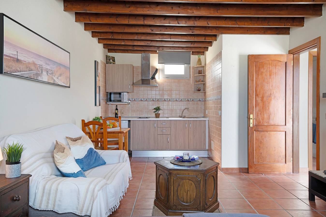 Vacation Home "Viviendas El Pescador - Remo" with Sea View, Private Terrace & Wi-Fi in El Golfo, Timanfaya National Park