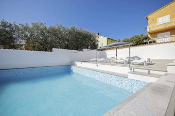 Vakantiewoning voor 6 Personen in Vodice, Šibenik-Knin, Afbeelding 1