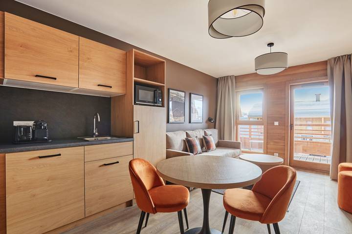 Location de vacances pour 4 personnes, avec balcon ainsi que sauna et piscine dans La Rosière