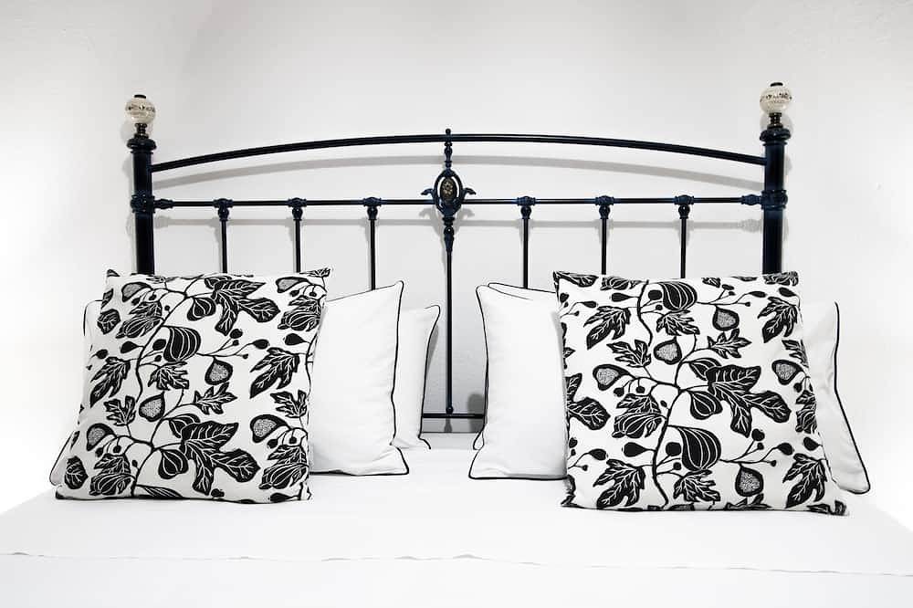 Ganze Wohnung, Nido: private apartment with sea-sunset view, surrounded by nature in Ischia in Forio, Ischia