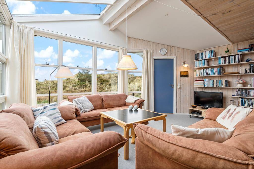 Gute gelegenes Ferienhaus für 9 Personen in Ringkøbing, Holmsland Klit