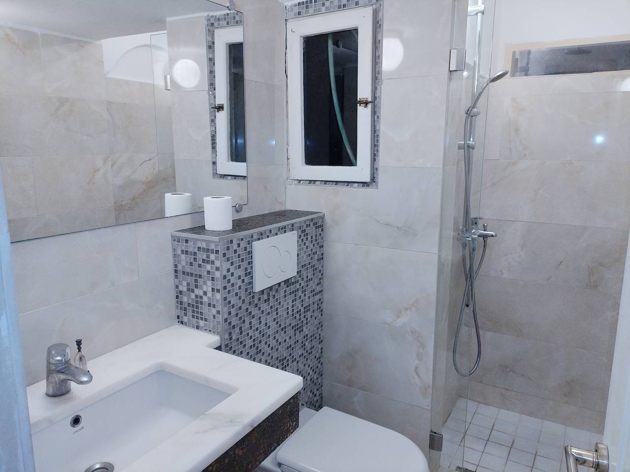 Apartamento entero, Estudio acogedor en la Torre Blanca Oyr1 in Región de Thessaloniki