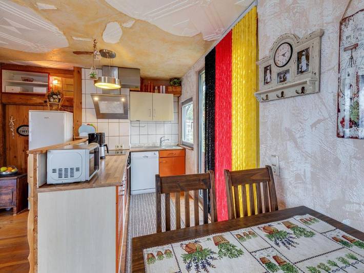 Ferienhaus für 3 Personen, mit Terrasse und Garten in Zurow - 2