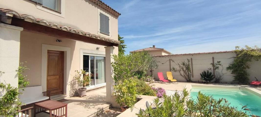 Location de vacances pour 6 personnes, avec terrasse et piscine à Jonquerettes - 2