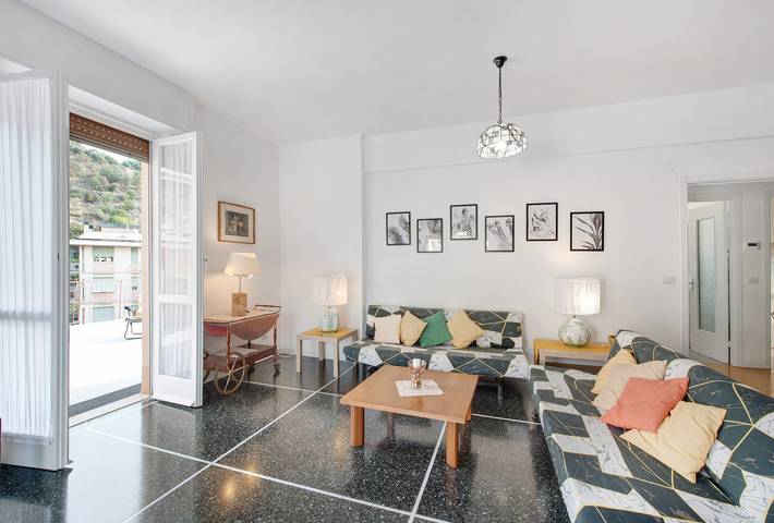 Appartamento intero, Appartamento 'Attico di Silvy e Kikka' con vista mare, terrazza e Wi-Fi in Arenzano, Riviera di Ponente