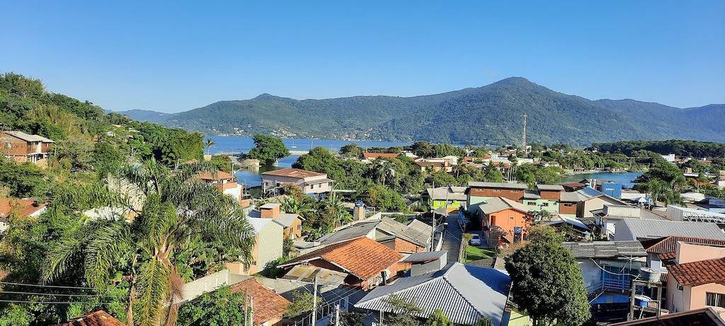 Ganze Wohnung, Splendid View. Here peace and beautiful sunsets are guaranteed. in Barra da Lagoa, Florianópolis