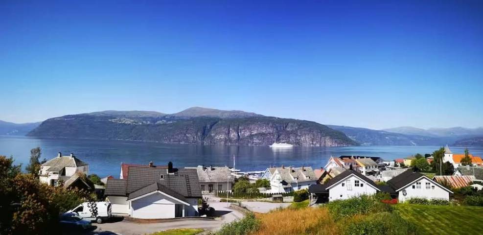 Villa für 8 Personen, mit Terrasse und Garten sowie Ausblick in Norwegen